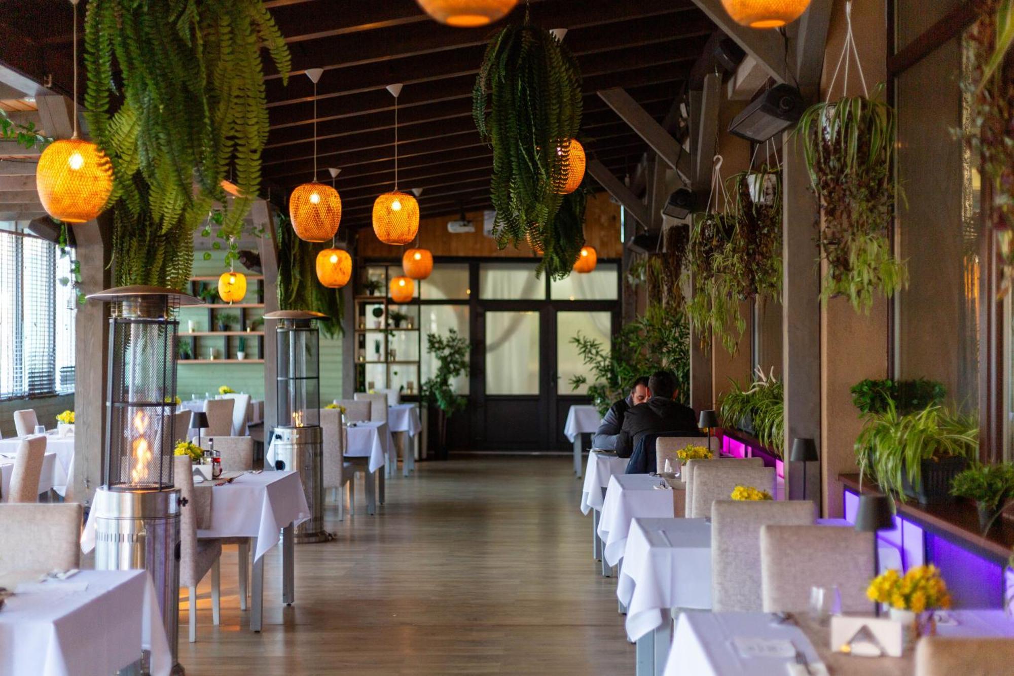 Hotel Restaurant Alesia Corunca Zewnętrze zdjęcie